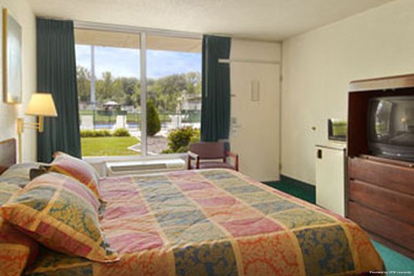Macomb Inn Macomb